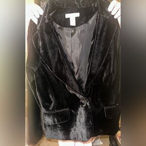 Black Velvet Blazer – Classic & Dressy